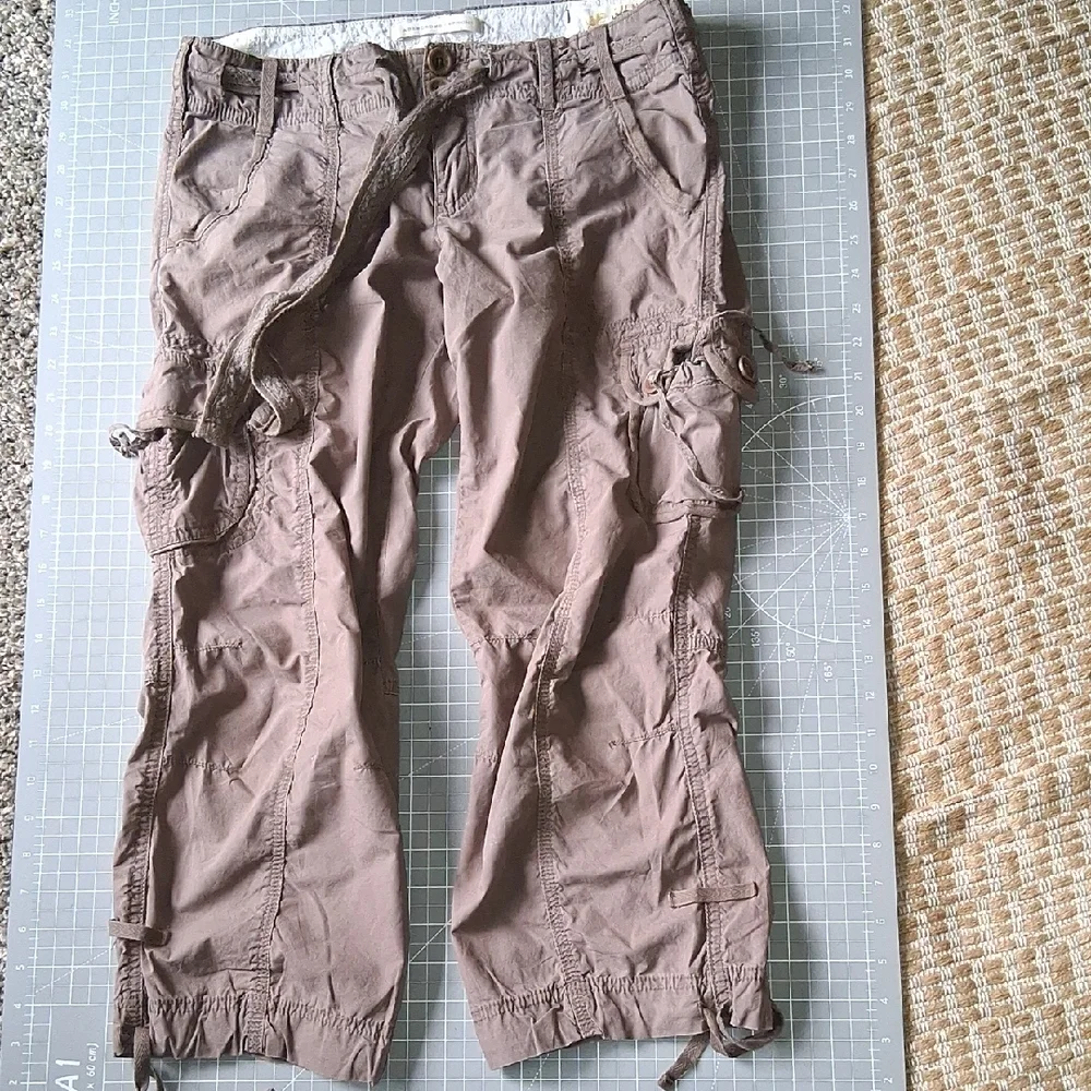 Cargo Capri Pants - Picture 5 of 7